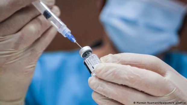Manaus começa a vacinar faixas etárias acima de 18 anos