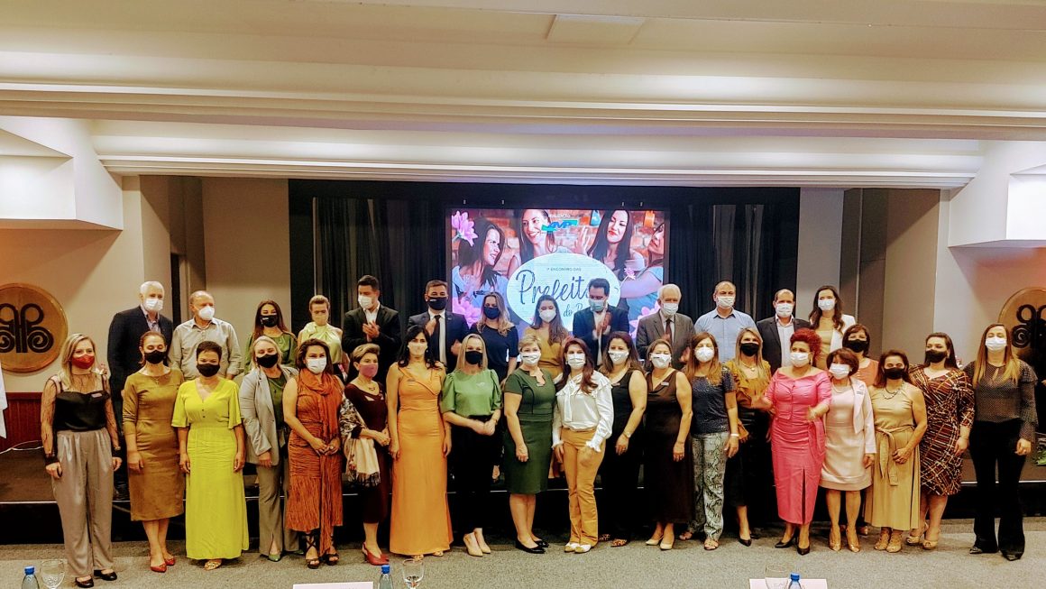 Prefeitas paranaenses fazem planos para desenvolver a região