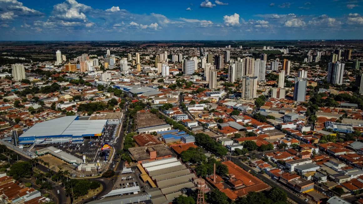 Secretaria de Desenvolvimento Regional repassa verbas para 80 cidades