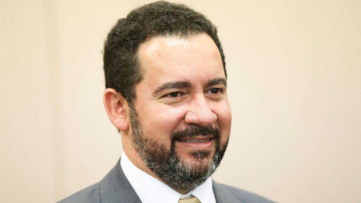 Ex-ministro do Planejamento assumirá presidência da CNSEG em abril