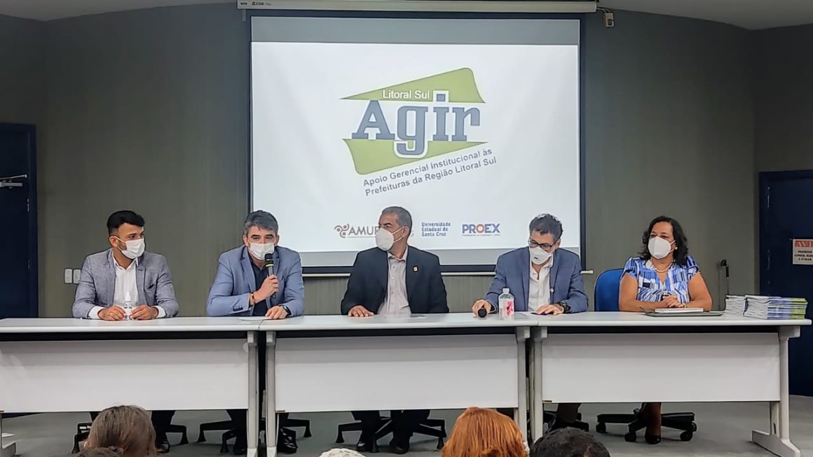 Programa de apoio a prefeituras dá posse a nova diretoria