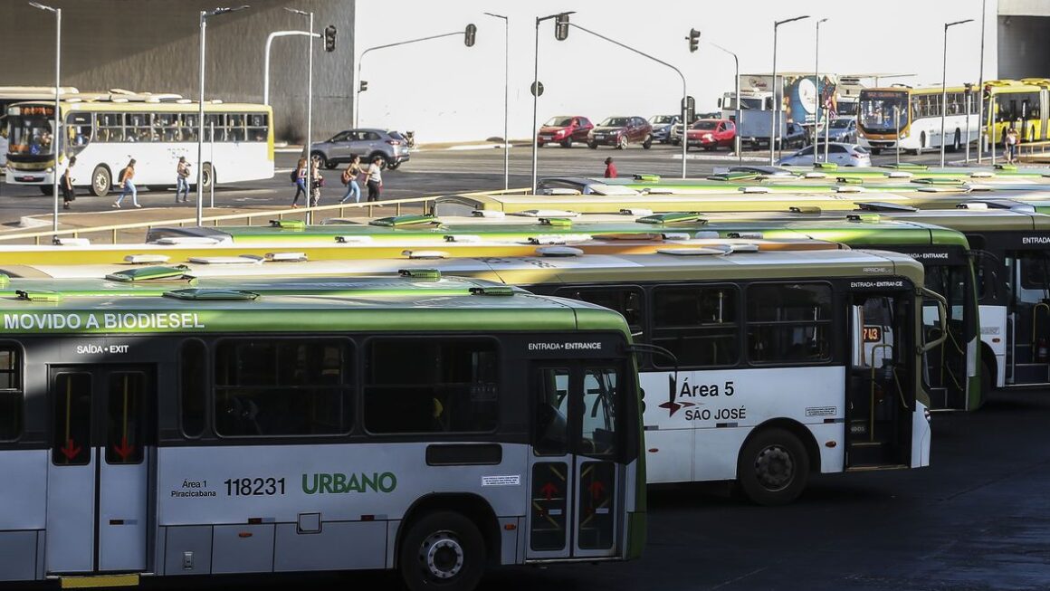 Brasil precisa investir R$ 295 bilhões em mobilidade urbana até 2042