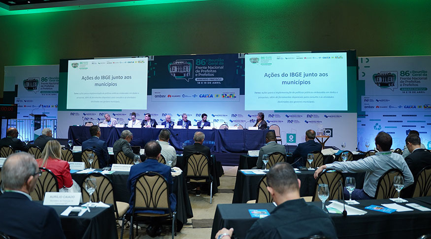 IBGE destaca ações junto aos municípios em Reunião Geral da Frente Nacional dos Prefeitos (FNP)