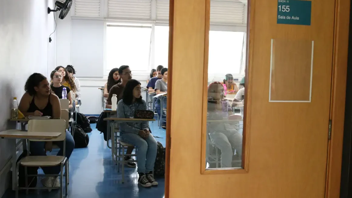 Governo anuncia inclusão de 8 cidades no Concurso Nacional Unificado