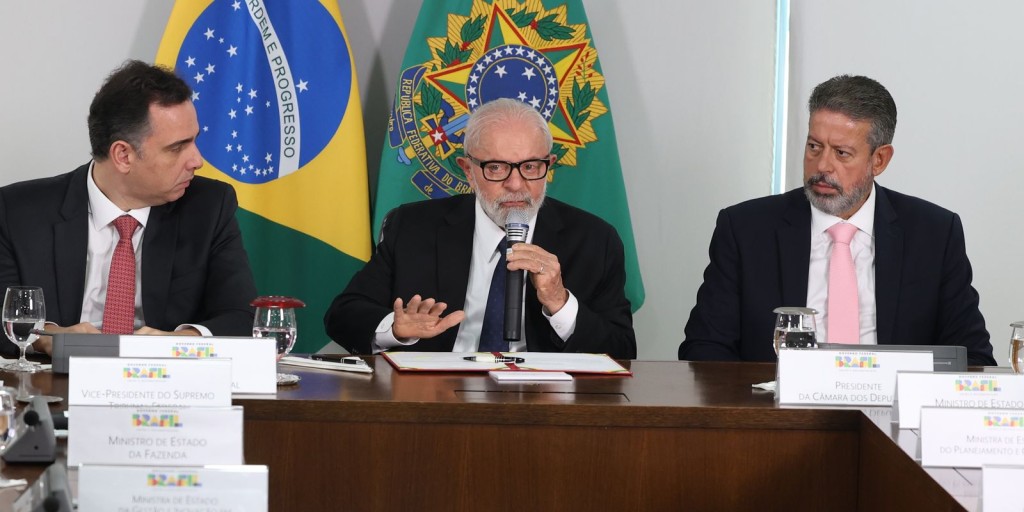 Pacheco participou de reunião com Lula e Arthur Lira para discutir decreto legislativo Fonte: Agência Senado