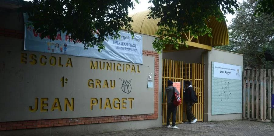Porto Alegre retoma aulas em 22 escolas municipais