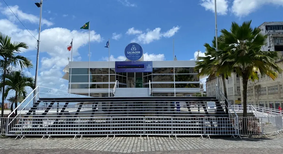 Pagamento integral de salário dos servidores municipais é antecipado por Prefeitura de Salvador