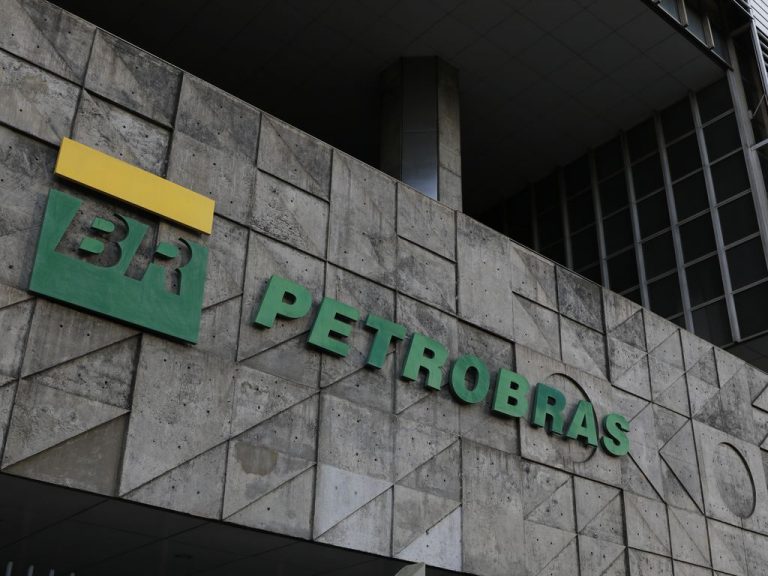 Congresso permitirá investimentos da Petrobras no exterior crédito esta em análise