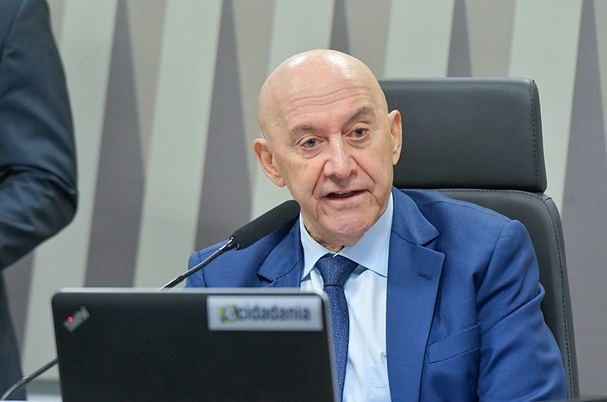 CI convida presidente da Petrobras para comunicar planos de investimentos