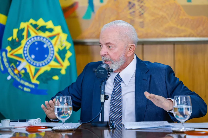 Lula noticia investimentos em educação, patrimônio e energia em Minas Gerais