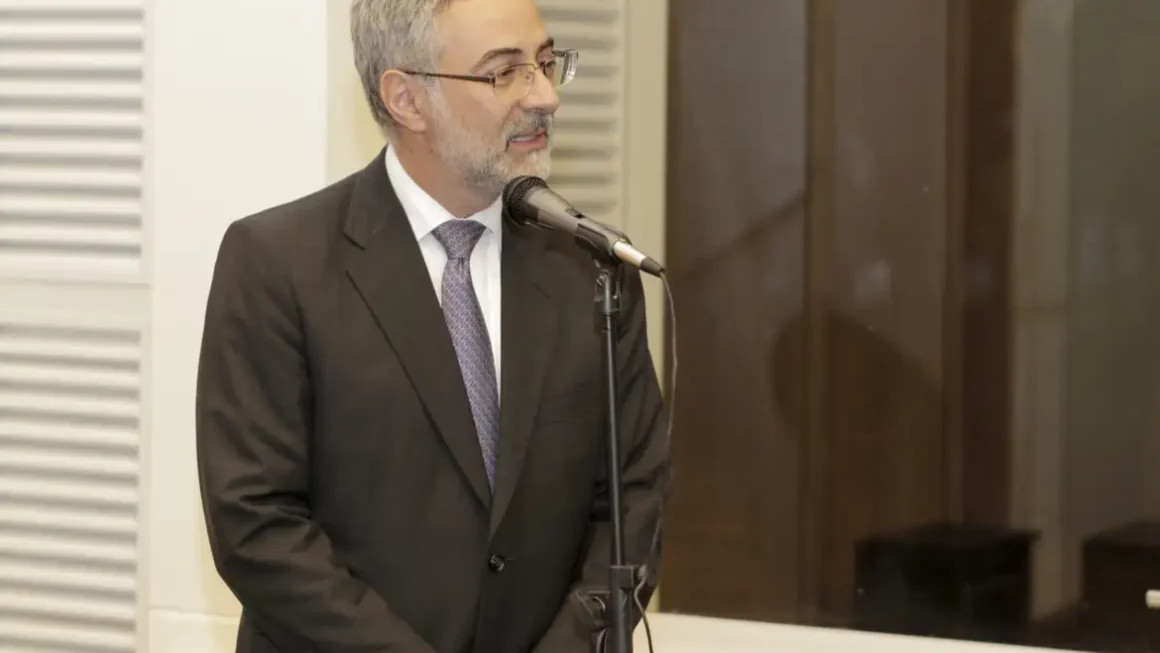 Embaixador brasileiro na Argentina é convocado a Brasília para análises