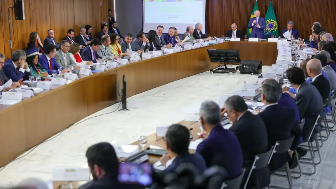 Lula conduz ministros a não criarem novos programas