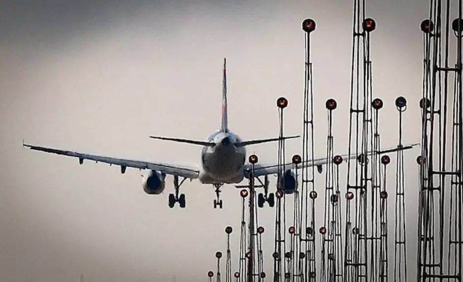 Anatel acha torre de celular que pode ter influenciado operações no Aeroporto de Guarulhos