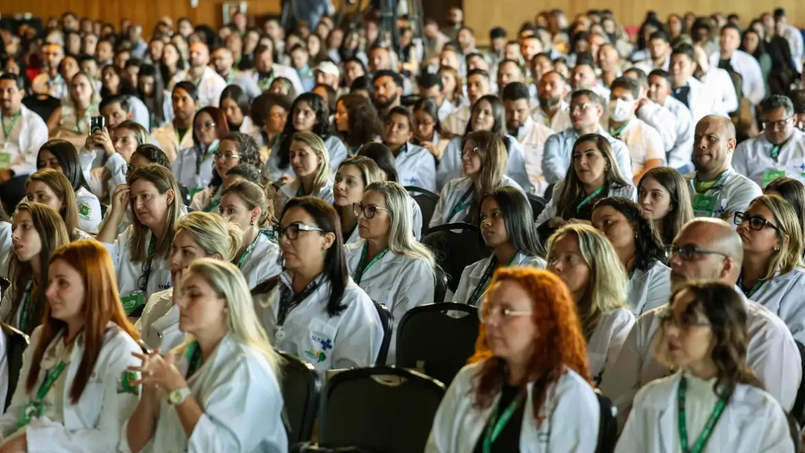 Mais Médicos: 407 profissionais começam a atuar em 22 estados