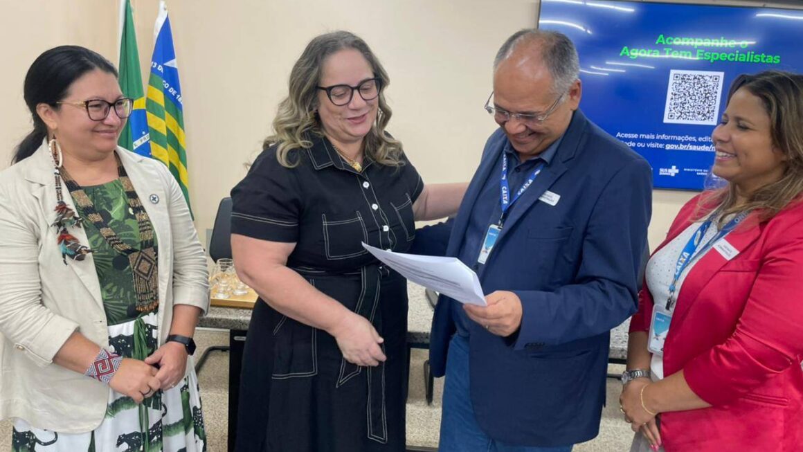 FMS firma compromisso para construção de novas unidades de saúde em Teresina PI