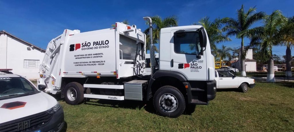 Semil SP lança edital para prefeituras interessadas em receber caminhões para a gestão de resíduos