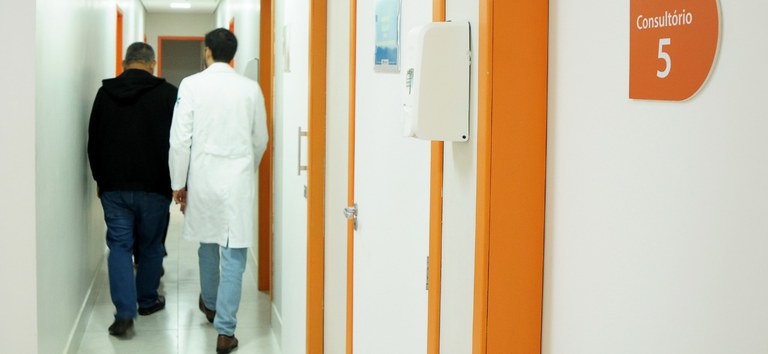 Estados e municípios recebem novas orientações para atendimento e notificação de casos de intoxicação por metanol