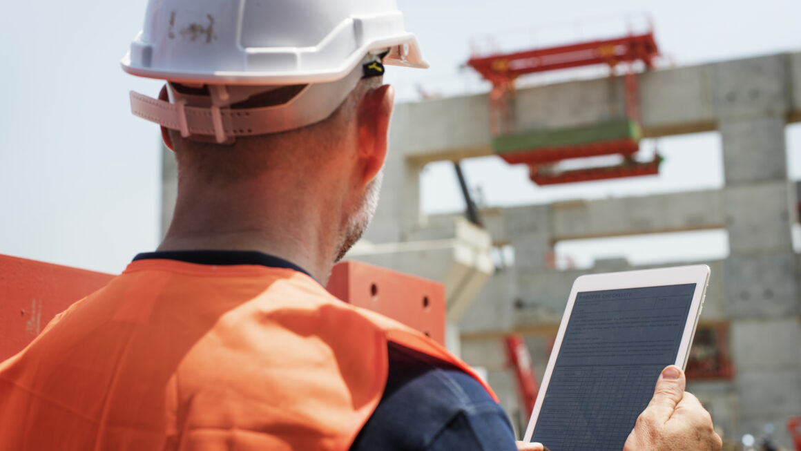 Desburocratização na Construção: Belo Horizonte Acelera Alvarás com Sistema Digital Inovador