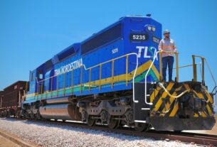 DESENVOLVIMENTO REGIONAL | Ferrovia Transnordestina avança e transporta sorgo em novo teste operacional