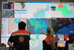 Defesa Civil mobiliza gabinete de crise e mantém alerta para chuvas intensas no litoral de SP nesta segunda (23)