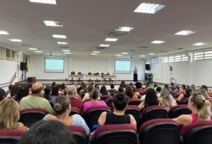 SANTA CATARINA | Profissionais da rede municipal participam de formação voltada à inclusão e saúde mental em Laguna