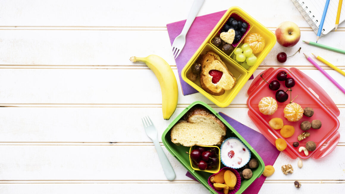 A Conta da Merenda: Como Prefeituras Estão Driblando a Inflação dos Alimentos e Cumprindo a Cota Sem Furar o Orçamento