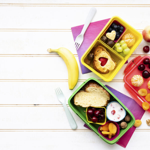 A Conta da Merenda: Como Prefeituras Estão Driblando a Inflação dos Alimentos e Cumprindo a Cota Sem Furar o Orçamento