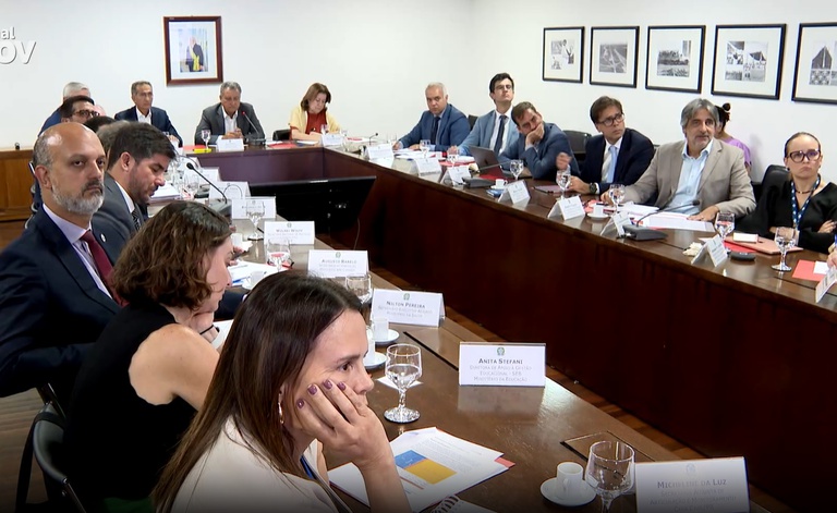 TRAGÉDIA EM MINAS GERAIS | No Planalto, Waldez participa de reunião para intensificar apoio ao estado