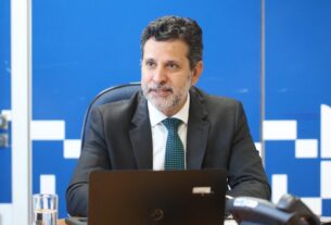 Leonardo Barchini assume Ministério da Educação