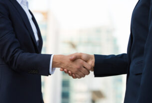 A Torneira Fechou: O Limite da Lei Eleitoral para Reajuste de Servidores e Como Enfrentar a Pressão de Greves