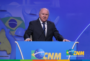 MARCHA DOS PREFEITOS 2026 | Ziulkoski mostra impacto de propostas que tramitam no Congresso na abertura da XXVII Marcha