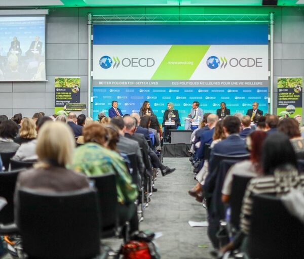 “Um mundo com menos fome e pobreza será mais estável e próspero para todos”, afirma Dias em conferência da OCDE