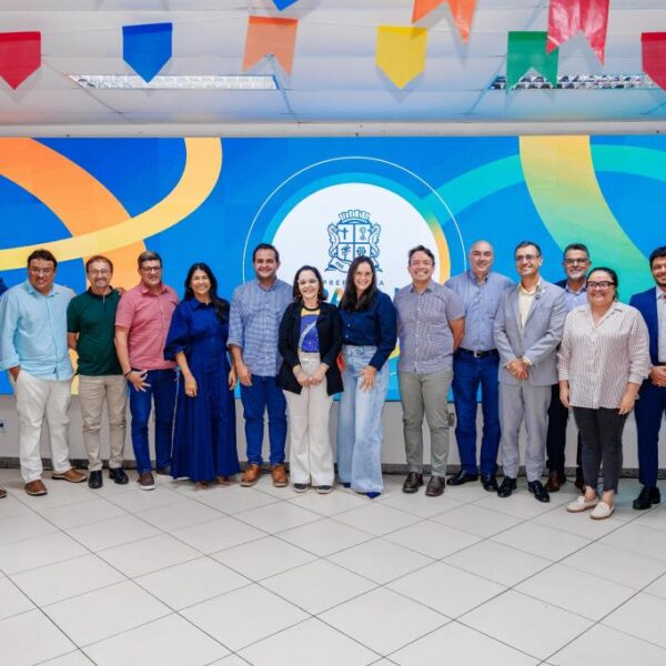 Prefeita Emília recebe diretoria da Acese e reforça diálogo com setor produtivo