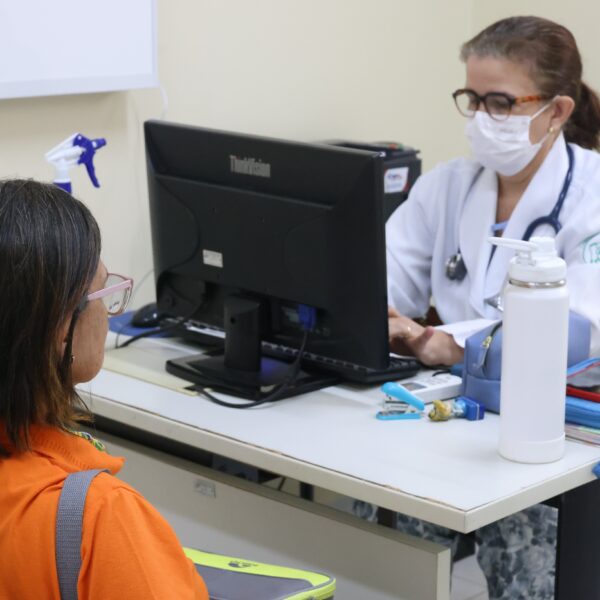 Prefeitura de Fortaleza mantém oito postos de saúde abertos neste fim de semana para vacinação e atendimento de síndromes respiratórias
