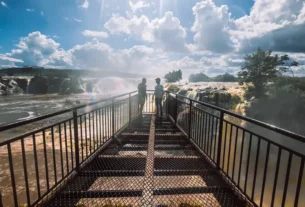 Governador Clécio vistoria fase final das obras do Mirante da Cachoeira de Santo Antônio, no Sul do Amapá