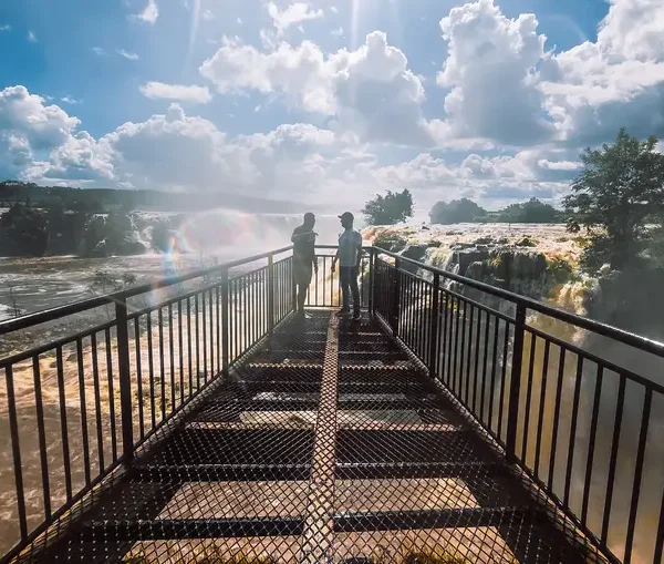 Governador Clécio vistoria fase final das obras do Mirante da Cachoeira de Santo Antônio, no Sul do Amapá