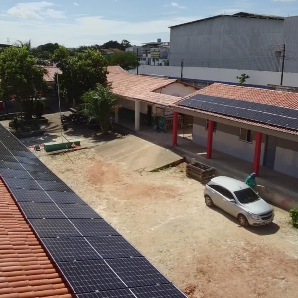CEARÁ | Prefeitura de Caucaia instala placas solares na Escola Danilo Dalmo da Rocha