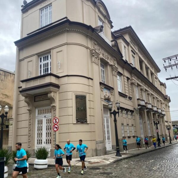 Corrida une esporte e valorização do Centro Histórico de Santos