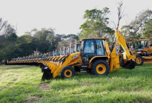 AGRO | Governo de SP entrega máquinas para ampliar apoio a produtores rurais de 115 municípios