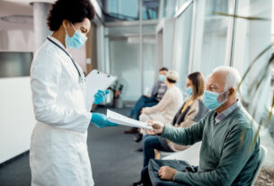 Saúde 4.0: Como reduzir filas de espera e otimizar o atendimento sem construir novos hospitais