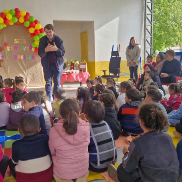SÃO LEOPOLDO RS | LeiturAção aproxima escritores dos estudantes e transforma escolas da rede municipal em espaços de encontro com a literatura