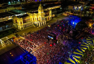 Início da celebração dos 129 anos de BH reúne mais de 20 mil pessoas em shows na Praça da Estação